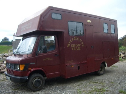Horsebox, Carries 2 stalls H Reg with Living - Clwyd                                                