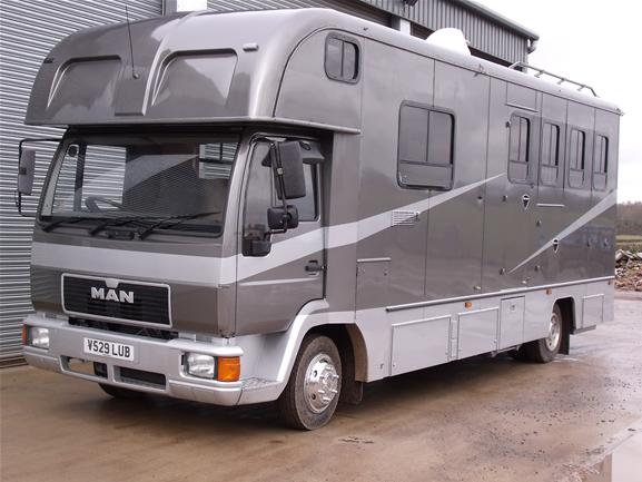 Horse Boxes For Sale - Smart Oakley                                                                                        