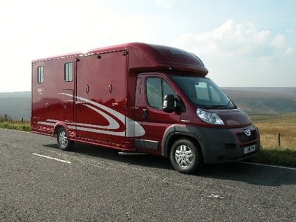 Horsebox, Carries 2 stalls 59 Reg with Living - West Yorkshire                                      