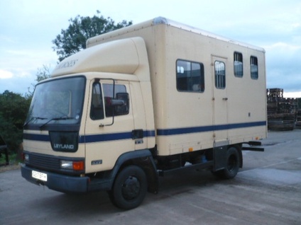 Horsebox, Carries 3 stalls G Reg with Living - Cheshire                                             