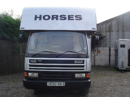 Horsebox, Carries 3 stalls J Reg with Living - Cambridgeshire                                       