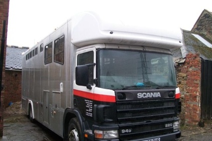 Horsebox, Carries 5 stalls 04 Reg with Living - Nottinghamshire                                     